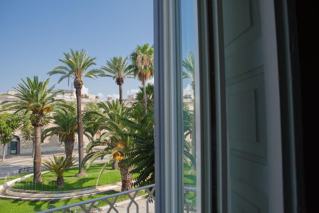 Albergo Lucy Trani Exterior photo