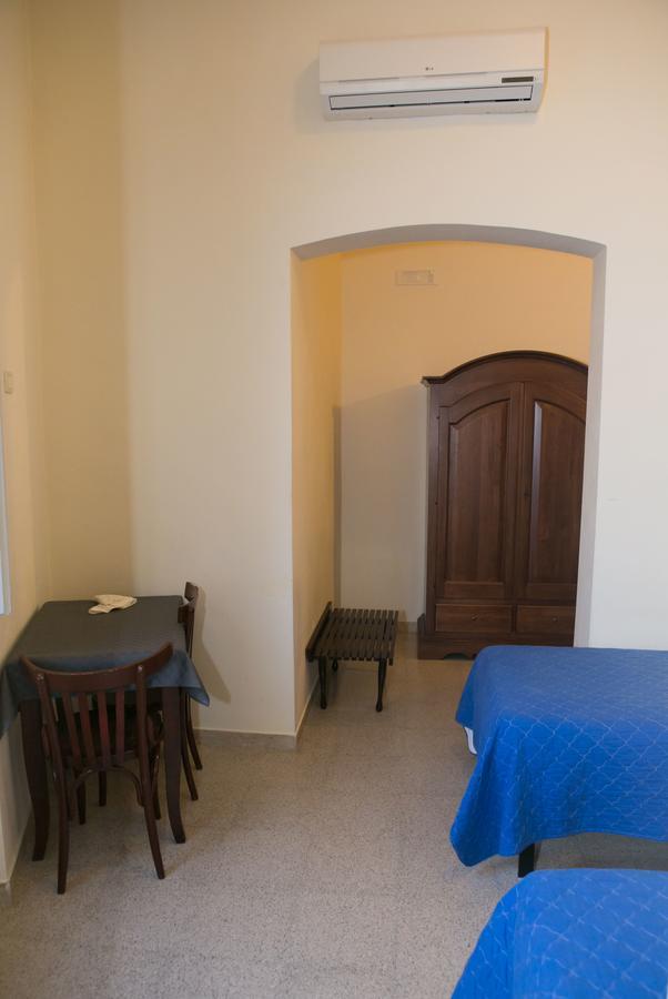 Albergo Lucy Trani Exterior photo