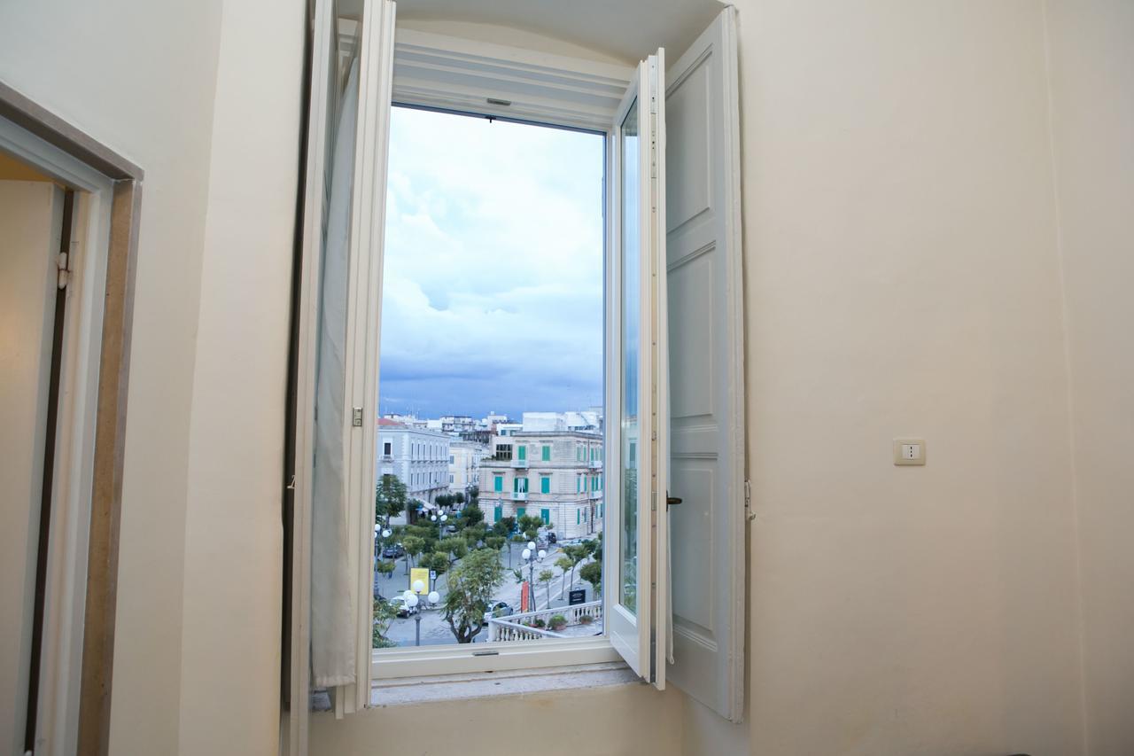 Albergo Lucy Trani Exterior photo
