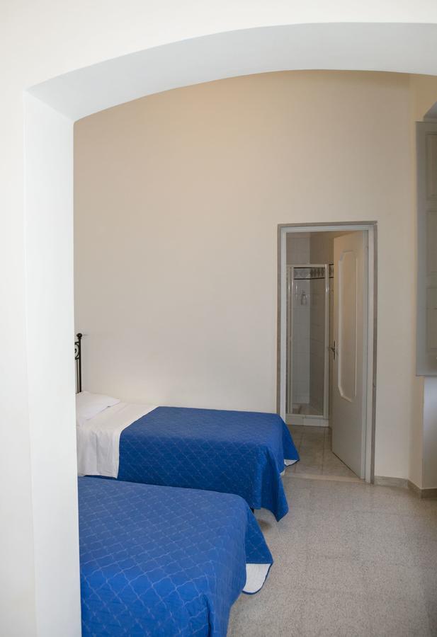 Albergo Lucy Trani Exterior photo